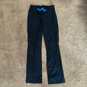Bio bring it on women’s black scrub bottoms size XS